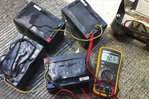 电动电瓶换车怎么换_换电动车电瓶_电动车换电瓶方便吗